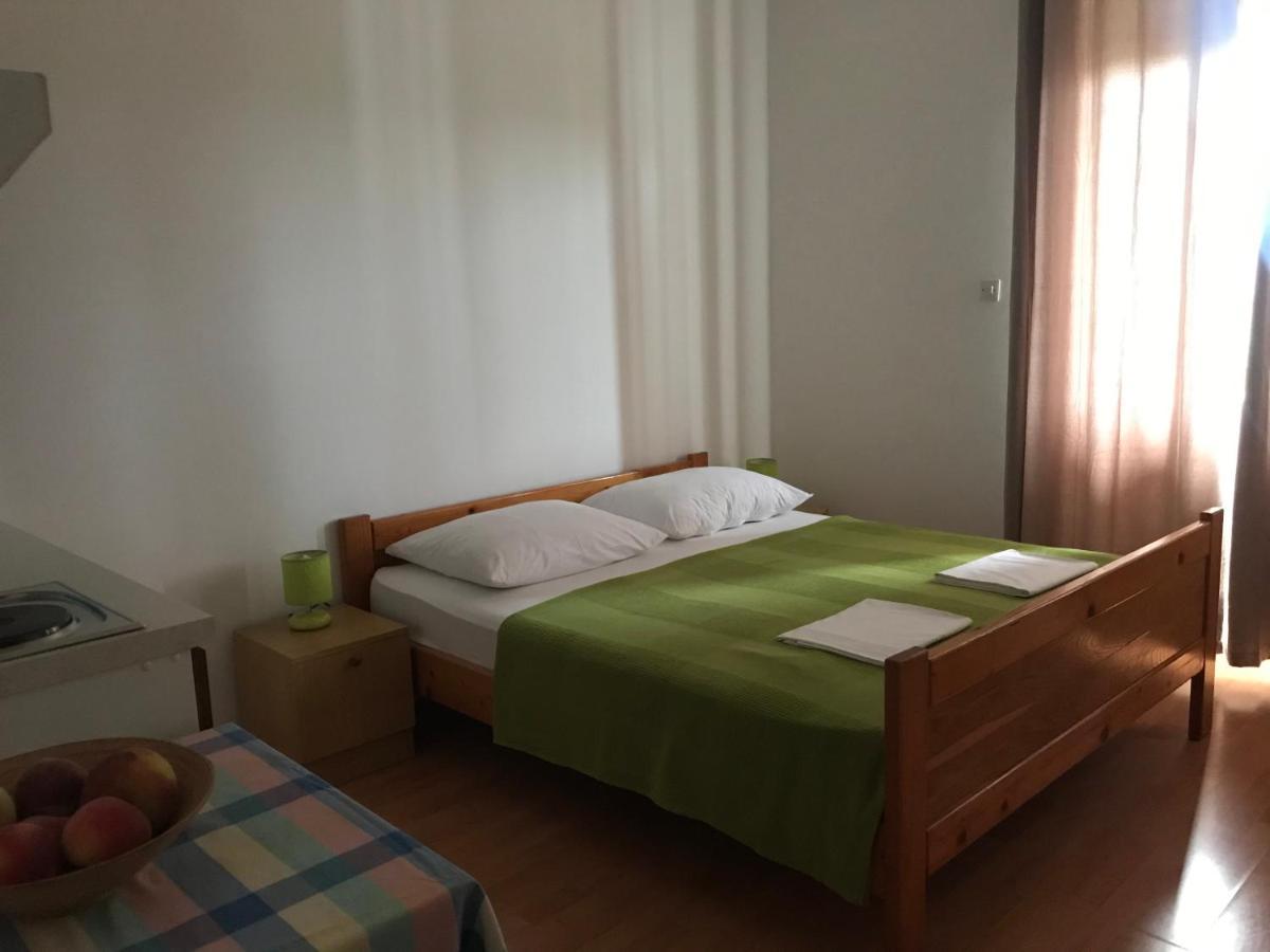 Apartmani Vilma Pakostane Exterior photo