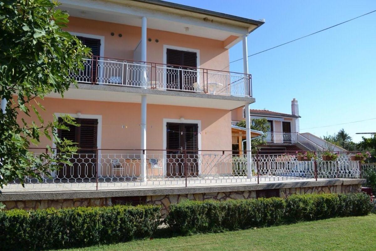 Apartmani Vilma Pakostane Exterior photo