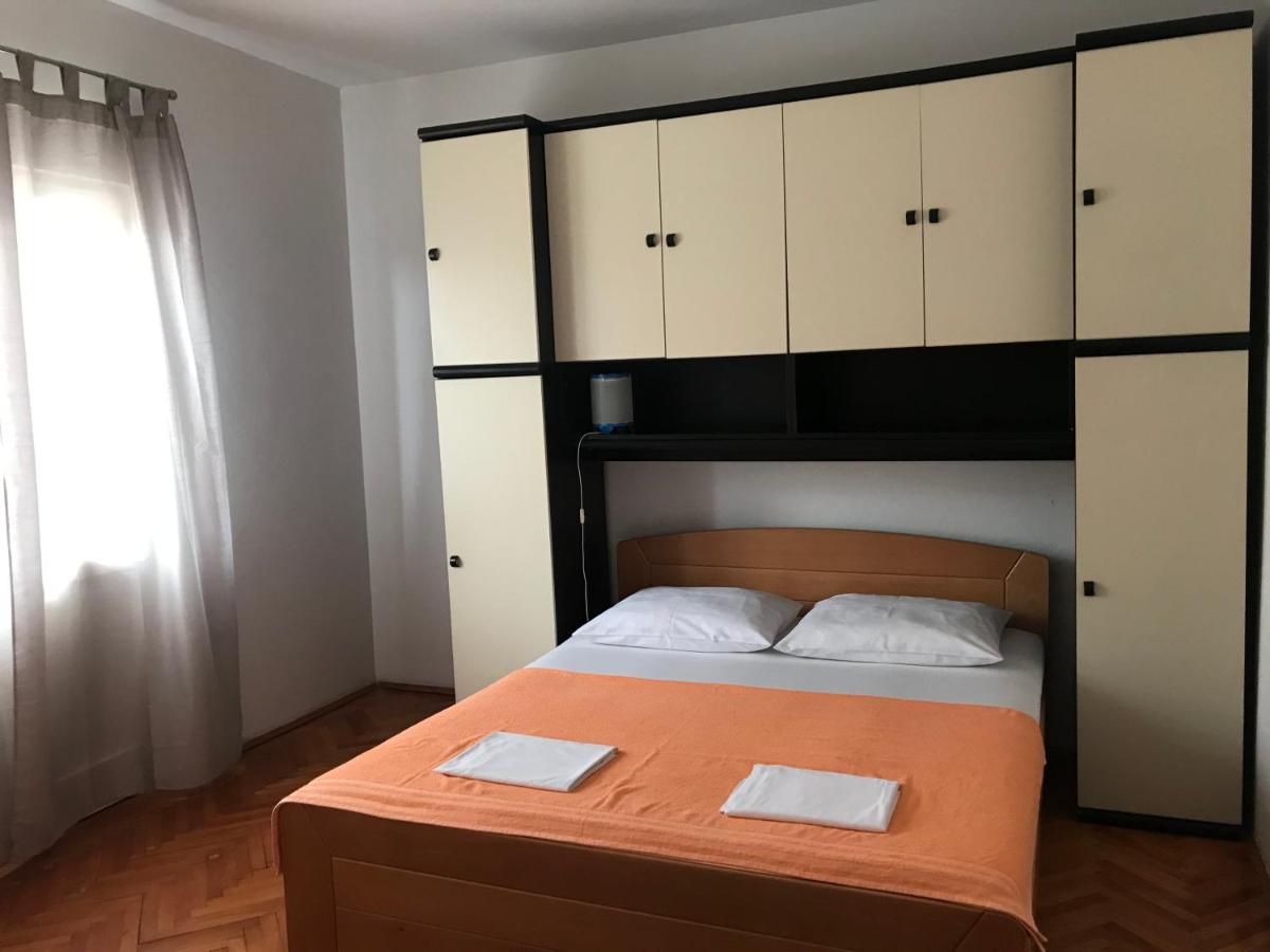 Apartmani Vilma Pakostane Exterior photo